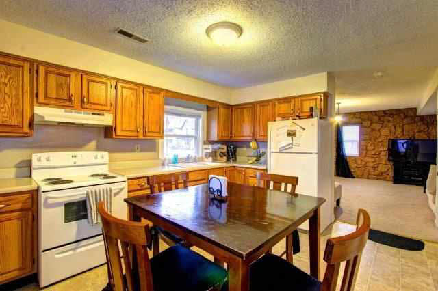 826 W Franklin St, Elkhart, IN 46516 photo 8