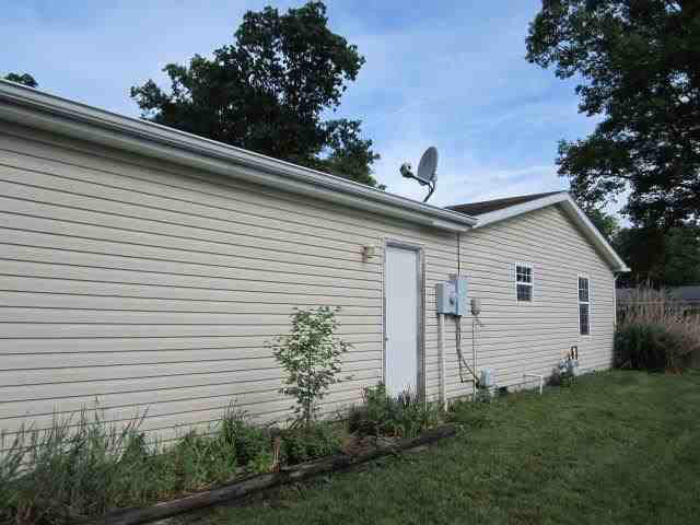 2118 Clarewood Ct, Elkhart, IN 46516 photo 9