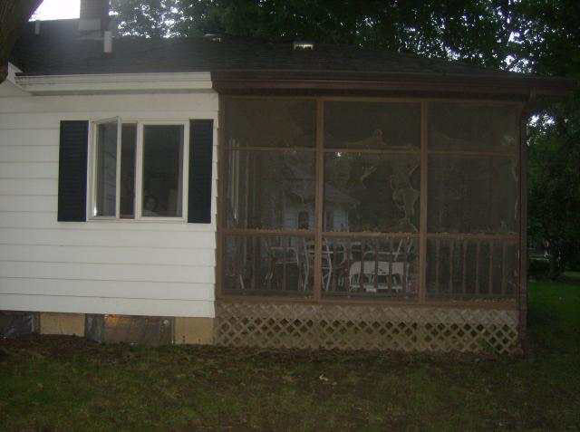 308 E Wabash Ave, Wakarusa, IN 46573 photo 4