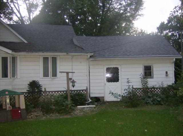 308 E Wabash Ave, Wakarusa, IN 46573 photo 3