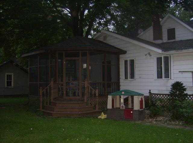 308 E Wabash Ave, Wakarusa, IN 46573 photo 2