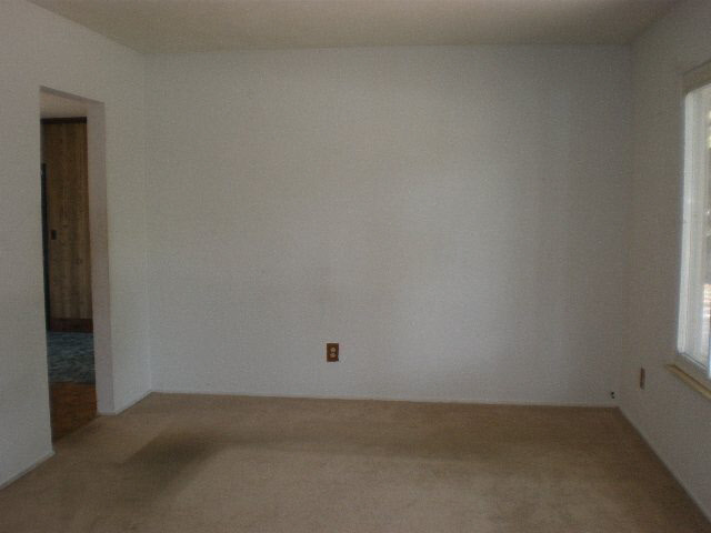 56699 Pinecrest Dr, Elkhart, IN 46516 photo 2