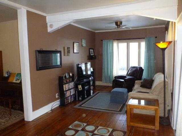 335 James St, Elkhart, IN 46516 photo 5