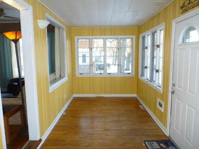 335 James St, Elkhart, IN 46516 photo 3