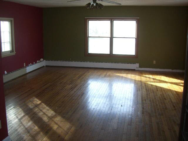 253 E Centennial St, Nappanee, IN 46550 photo 3