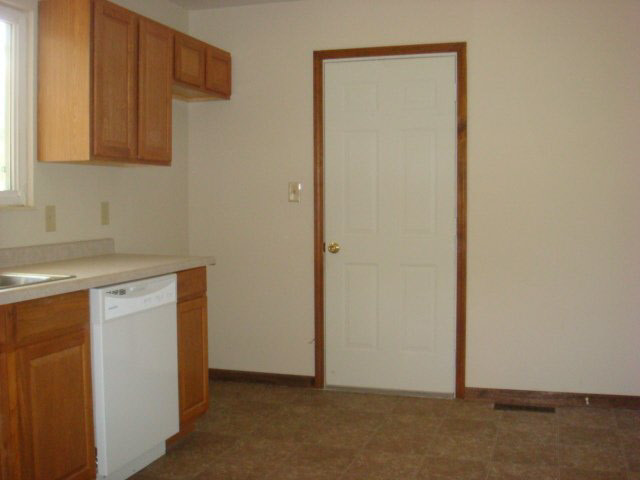 2944 Providence Dr, Mishawaka, IN 46544 photo 4