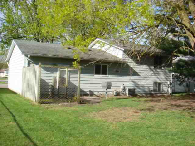 2944 Providence Dr, Mishawaka, IN 46544 photo 2