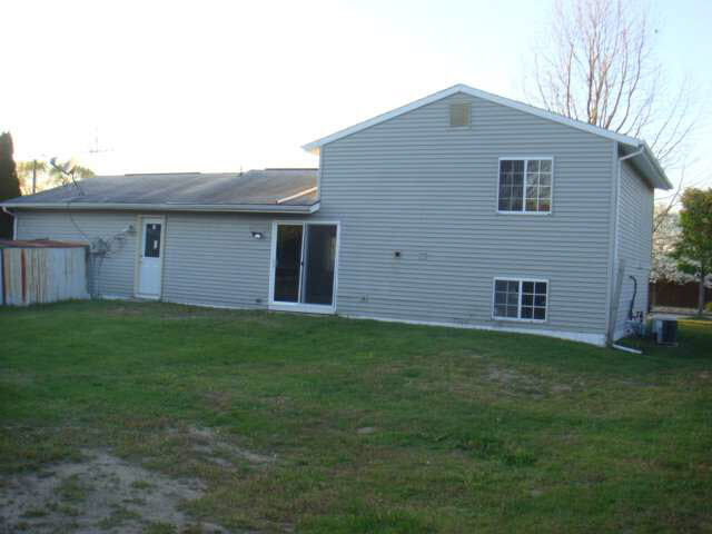 1861 Almond Dr, Elkhart, IN 46514 photo 8