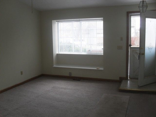1861 Almond Dr, Elkhart, IN 46514 photo 4