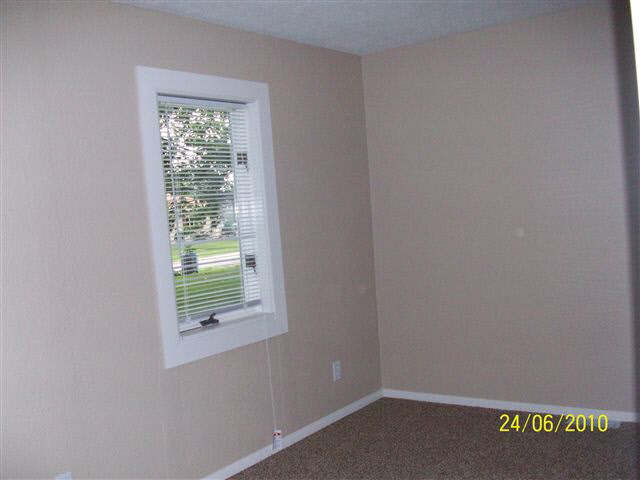 1003 E Centennial St, Nappanee, IN 46550 photo 5