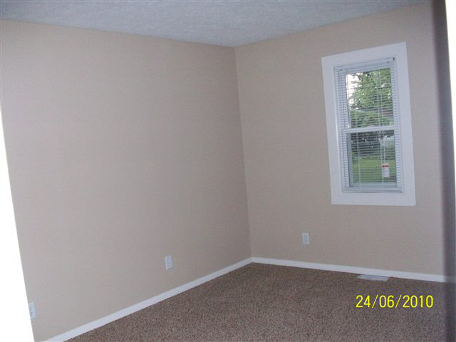 1003 E Centennial St, Nappanee, IN 46550 photo 6