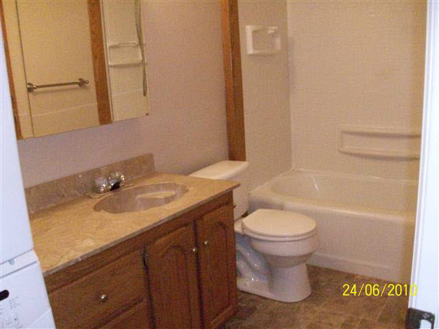 1003 E Centennial St, Nappanee, IN 46550 photo 7