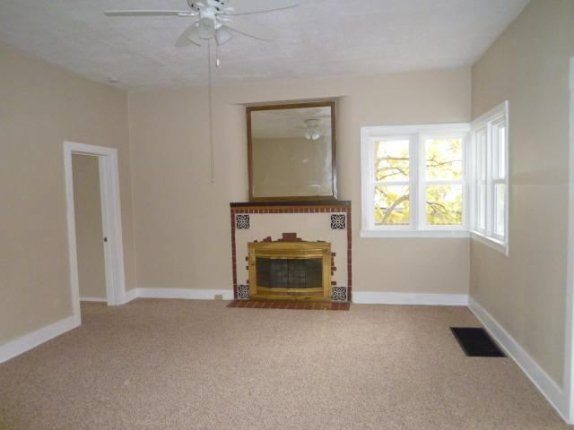 1114 Cassopolis St, Elkhart, IN 46514 photo 2