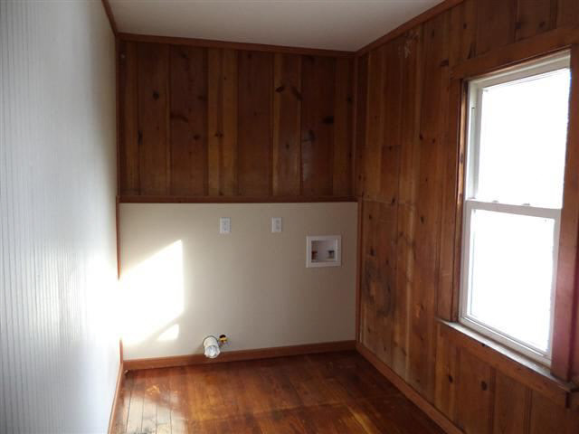 406 Middlebury St, Goshen, IN 46528 photo 5