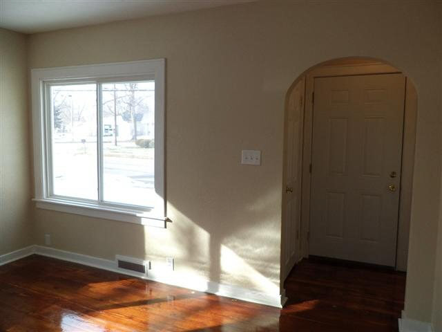 406 Middlebury St, Goshen, IN 46528 photo 3