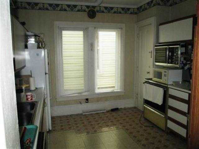 417 S 6th St, Goshen, IN 46526 photo 4