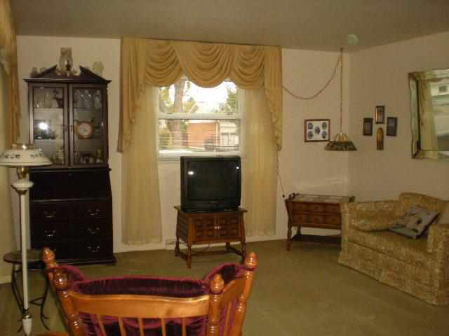 708 Hiawatha Dr, Elkhart, IN 46517 photo 3