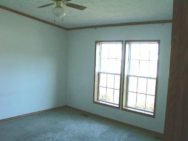 703 Turtle Dr, Bristol, IN 46507 photo 5