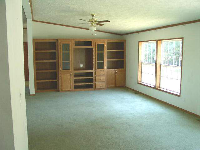 703 Turtle Dr, Bristol, IN 46507 photo 4