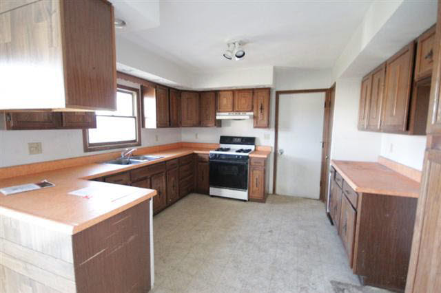 24660 Dover Ct, Elkhart, IN 46516 photo 5