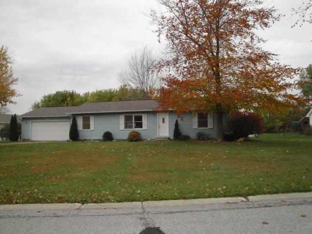 1124 Franklin St, Nappanee, IN 46550 photo 2