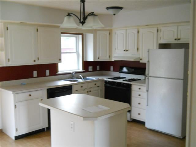 27193 Country Lake Ln, Elkhart, IN 46514 photo 4
