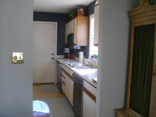 3700 N Eastlake Dr, Elkhart, IN 46514 photo 4