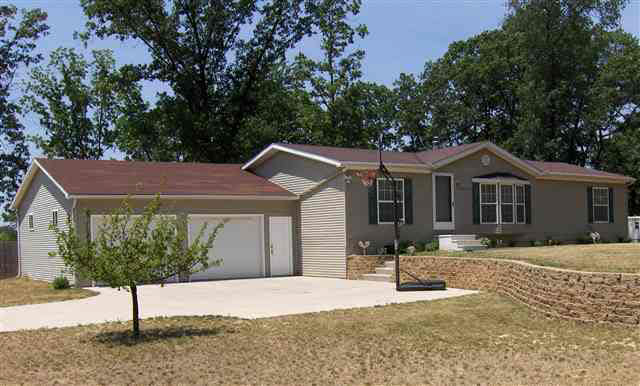 9235 W 750 N, Shipshewana, IN 46565 photo 1