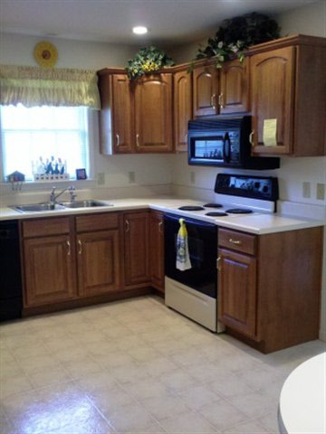 1662 Edgebrooke Ct, Goshen, IN 46528 photo 2