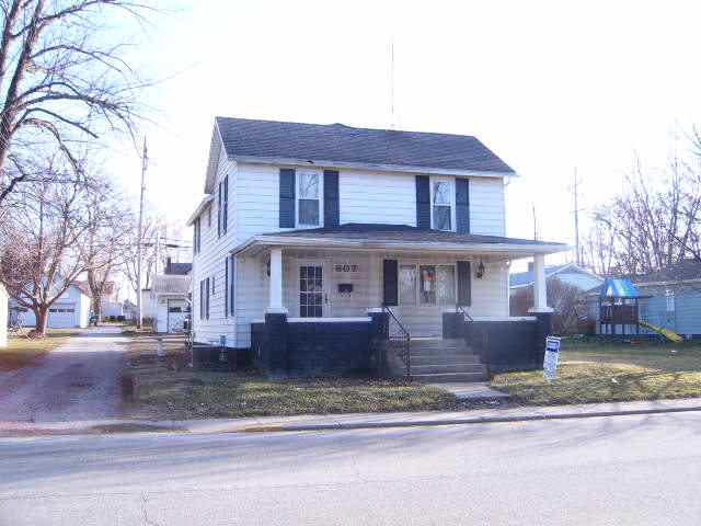 607 Walnut E, Nappanee, IN 46550 photo 1