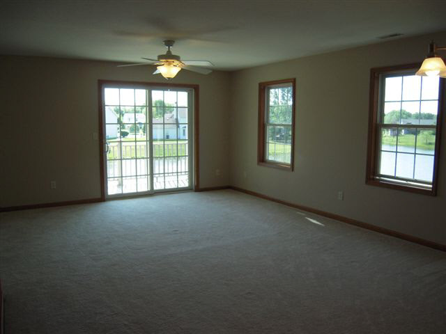 152 Tulip Blvd, Goshen, IN 46526 photo 3