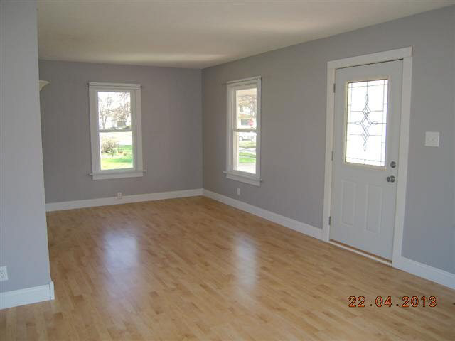 352 N Locke St, Nappanee, IN 46550 photo 8