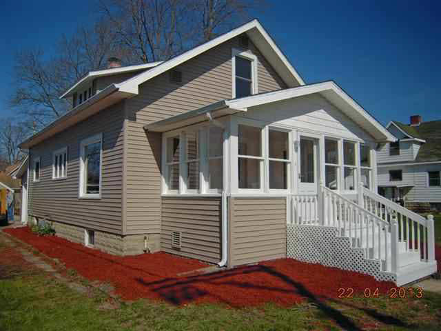 352 N Locke St, Nappanee, IN 46550 photo 1