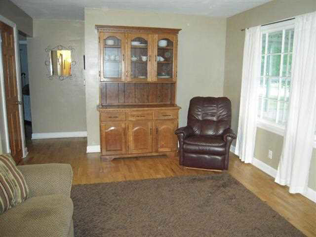 1438 Bower St, Elkhart, IN 46514 photo 3