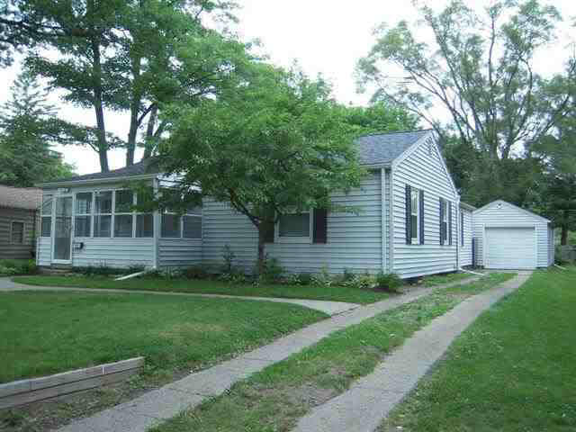 1438 Bower St, Elkhart, IN 46514 photo 1