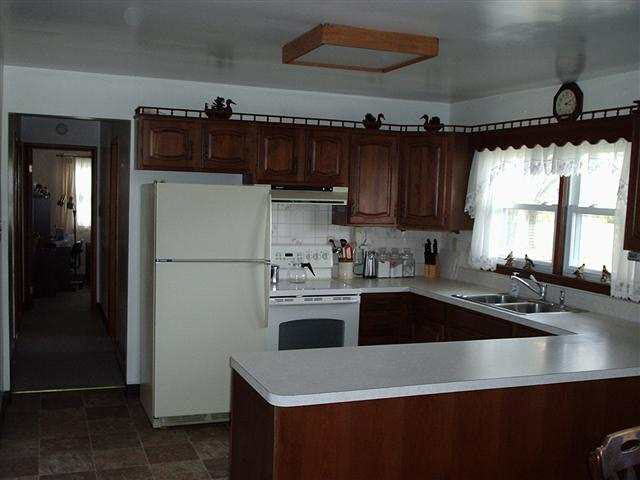 26801 Edwards Rd, Elkhart, IN 46514 photo 2