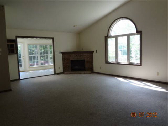 3462 Sandwood Dr, South Bend, IN 46628 photo 2