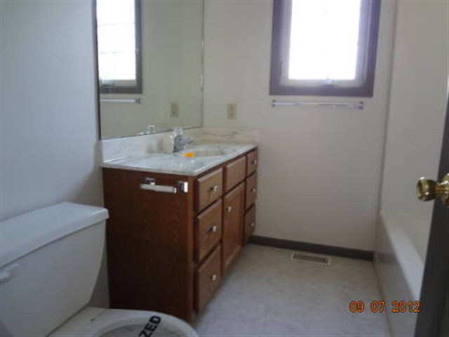 3462 Sandwood Dr, South Bend, IN 46628 photo 7