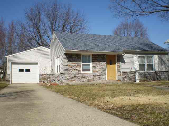 354 E John St, Nappanee, IN 46550 photo 1
