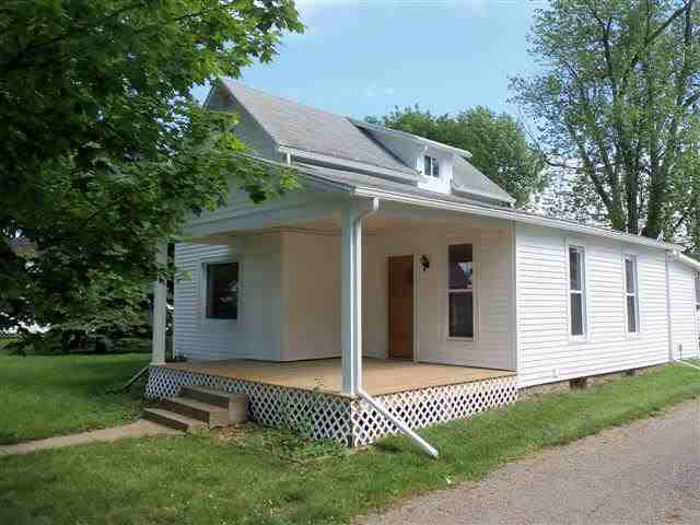 801 E Walnut, Nappanee, IN 46550 photo 3