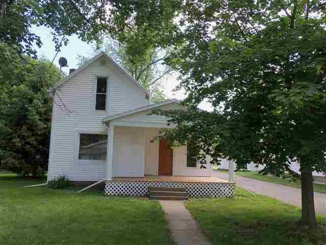 801 E Walnut, Nappanee, IN 46550 photo 1