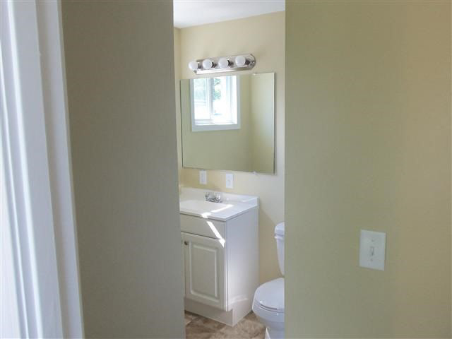 801 E Walnut, Nappanee, IN 46550 photo 17