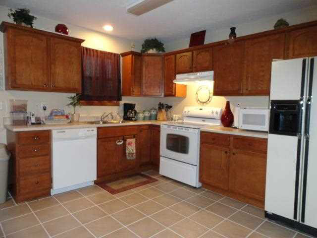 1118 Michigan Ave, Goshen, IN 46528 photo 2