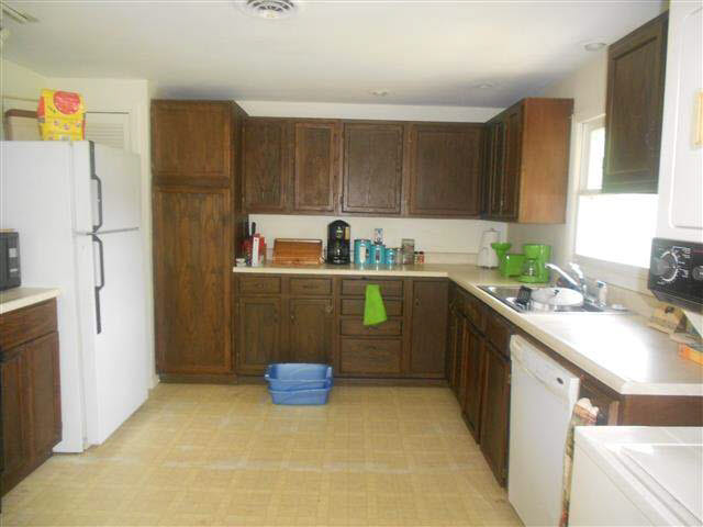 210 E Waterford, Wakarusa, IN 46573 photo 10