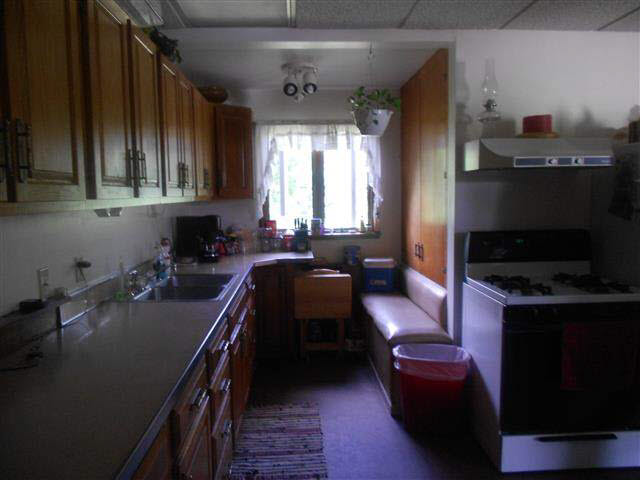 210 E Waterford, Wakarusa, IN 46573 photo 3