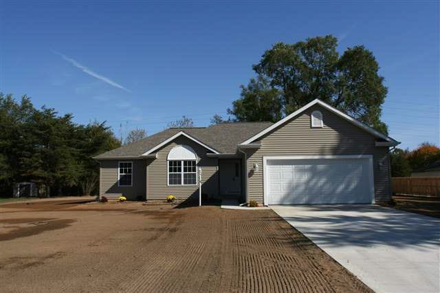 51472 Currant Rd, Granger, IN 46530 photo 1