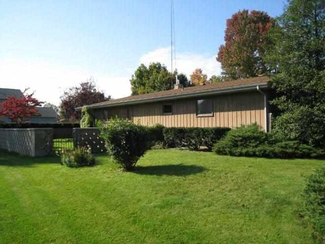 403 E Spg, Middlebury, IN 46540 photo 2