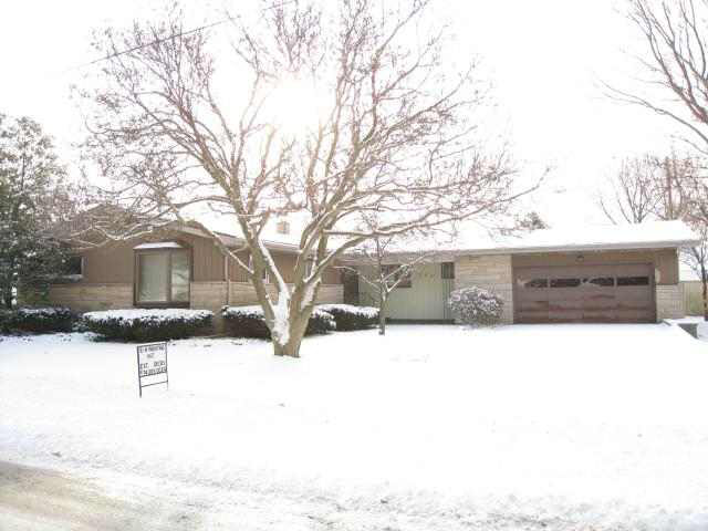 403 E Spg, Middlebury, IN 46540 photo 1