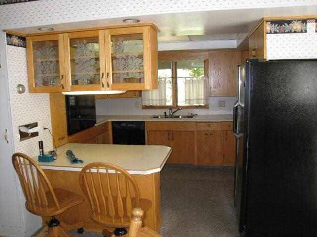 403 E Spg, Middlebury, IN 46540 photo 4