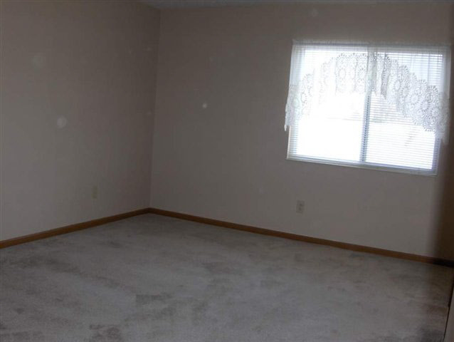 524 Maple Ln, Nappanee, IN 46550 photo 5